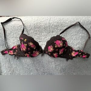 BETSEY JOHNSON Floral w/ black bows Bra - 32B. Super cute and romantic/ Perfect!